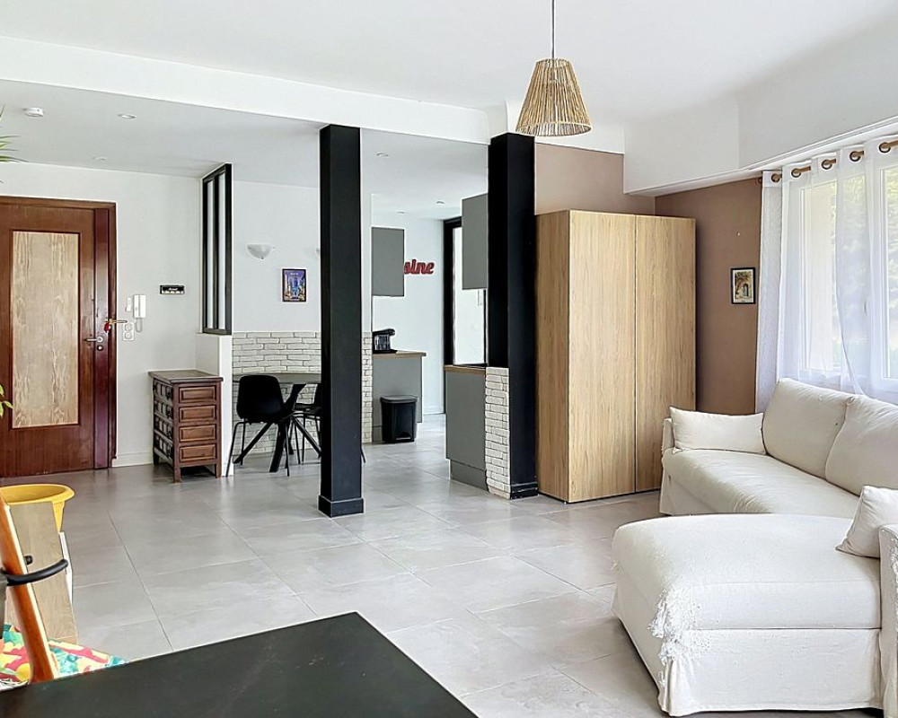 Apartment  - 2 rooms  - 62.08 m² -  €364,000 - For sale 