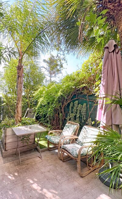 Ground floor apartment with private garden on the Promenade des Anglais, Nice