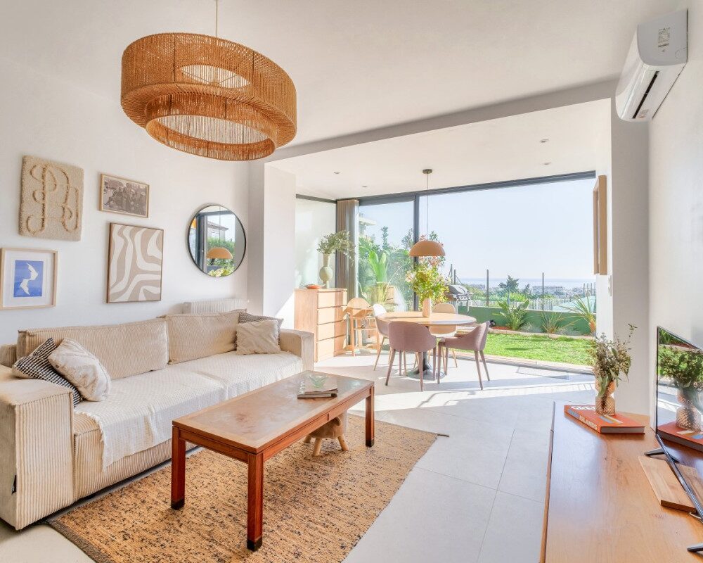 Antibes Peyregoue - Superb Garden-Level Apartment in a Secure Residence with Sea View