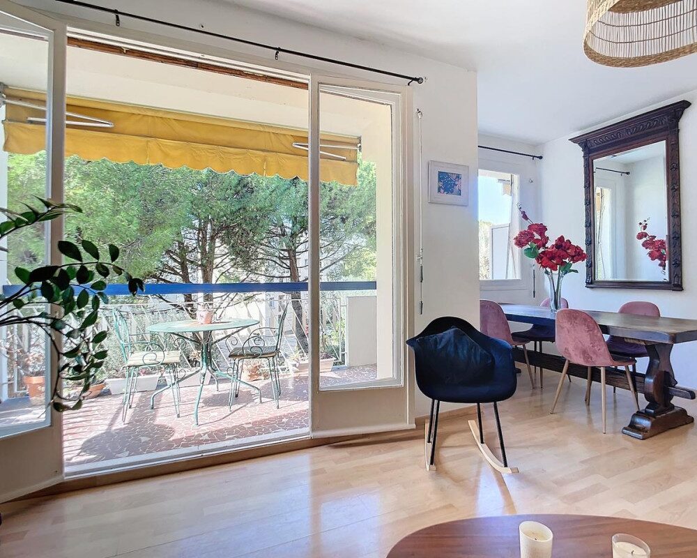 Nice Cimiez Flirey - Spacious 60 sqm One Bedroom Apartment in a Quiet Secure Residence      