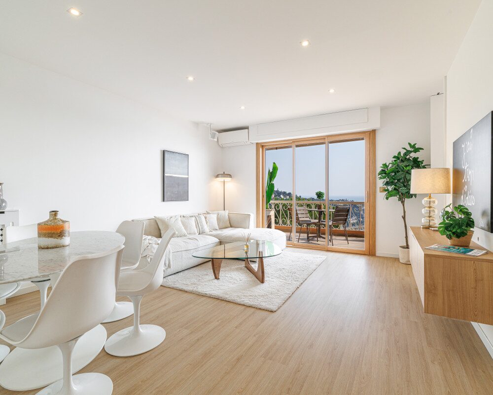 VILLEFRANCHE SUR MER - Corne d'Or - Magnificent, fully renovated 3-room apartment with terrace and panoramic sea view 