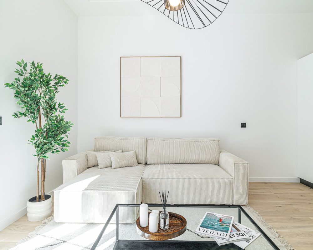 Nice - Promenade des Anglais - Beautiful 2-bedroom apartment of 59 sqm with terrace and sea view