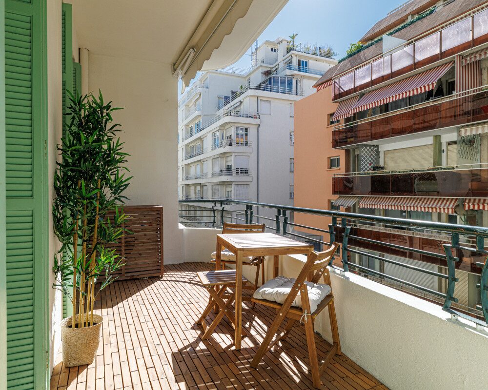 Nice - Promenade des Anglais - Beautiful 2-bedroom apartment of 59 sqm with terrace and sea view