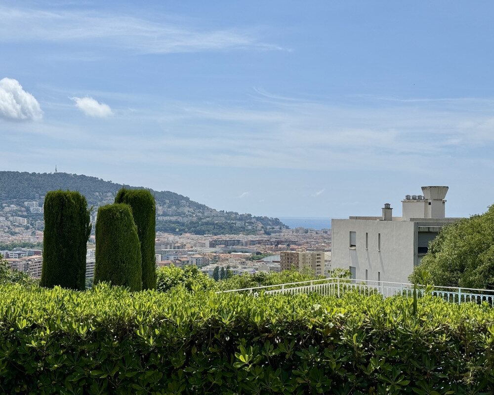 Nice Cimiez - Space, Peace and Quiet, a Swimming Pool that's Sure to Please!