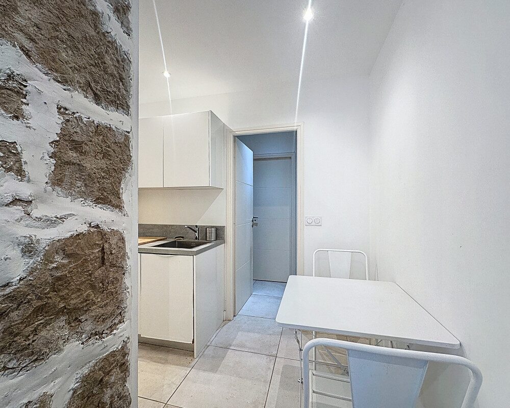 Elegant 1 bedroom apartment with private garden in the historic heart of Cimiez 