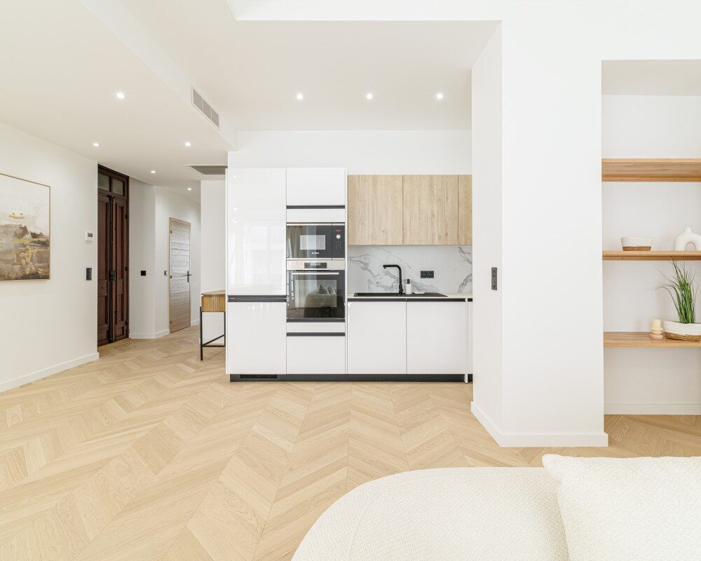 Nice â CarrÃ© dâOr â Spacious 4-room apartment of 120sqm,  fully renovated, with dual aspect