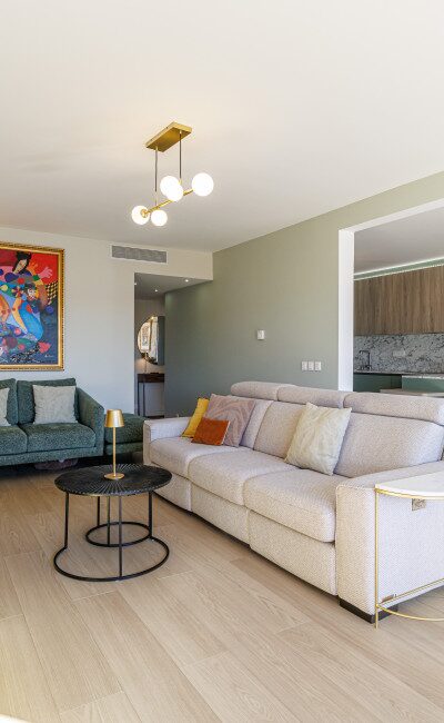 3-room duplex on the top floor in Nice Carré d’Or with south-west terrace