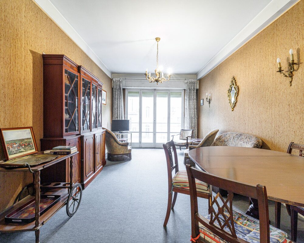 Nice â Wilson â Attractive dual-aspect two-bedroom apartment with multiple outdoor spaces to renovate