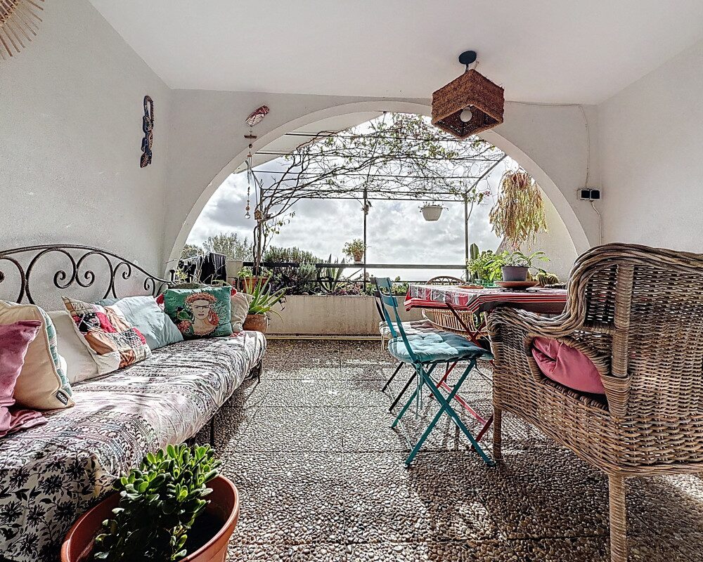 Nice Gairaut - Beautiful, Bright, Family-Friendly 4 Bedroom Apartment in a Leafy Residence