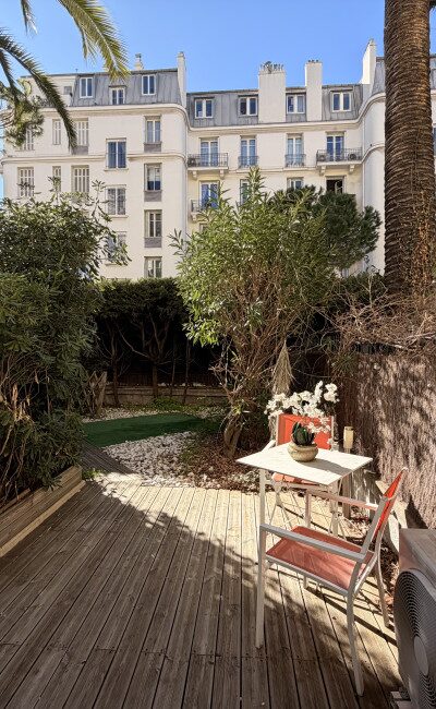 2-room apartment in Nice Cimiez, 43 m², with 40 m² garden and terrace