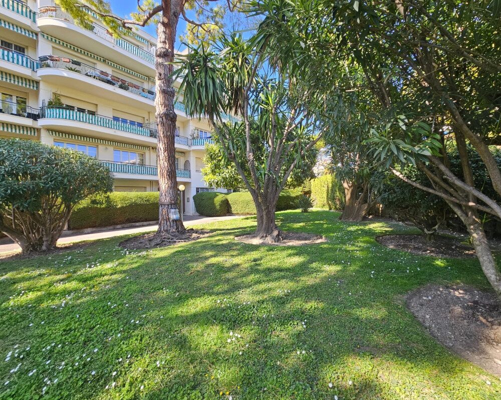 Apartment  - 3 rooms  - 58.05 mÂ² -  â¬390,000 - For sale