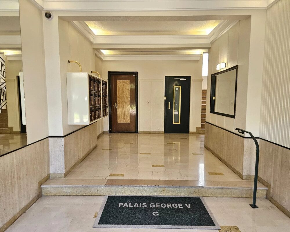 Apartment  - 3 rooms  - 58.05 mÂ² -  â¬390,000 - For sale