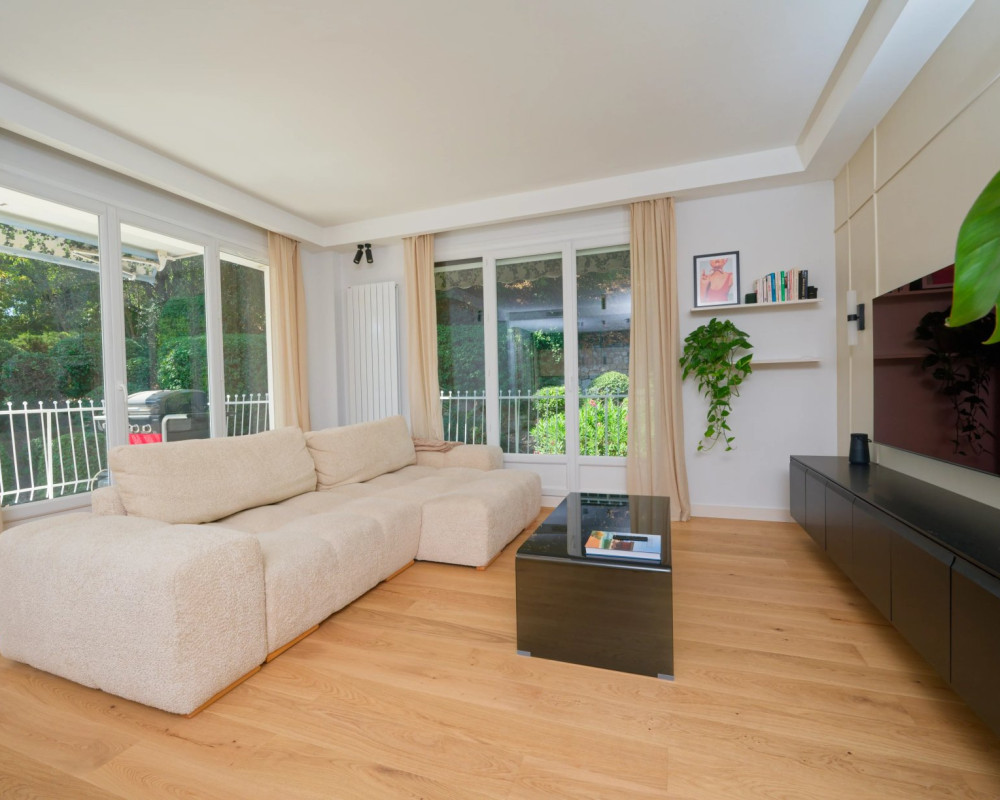 Apartment  - 3 rooms  - 81.26 mÂ² -  â¬539,000 - For sale