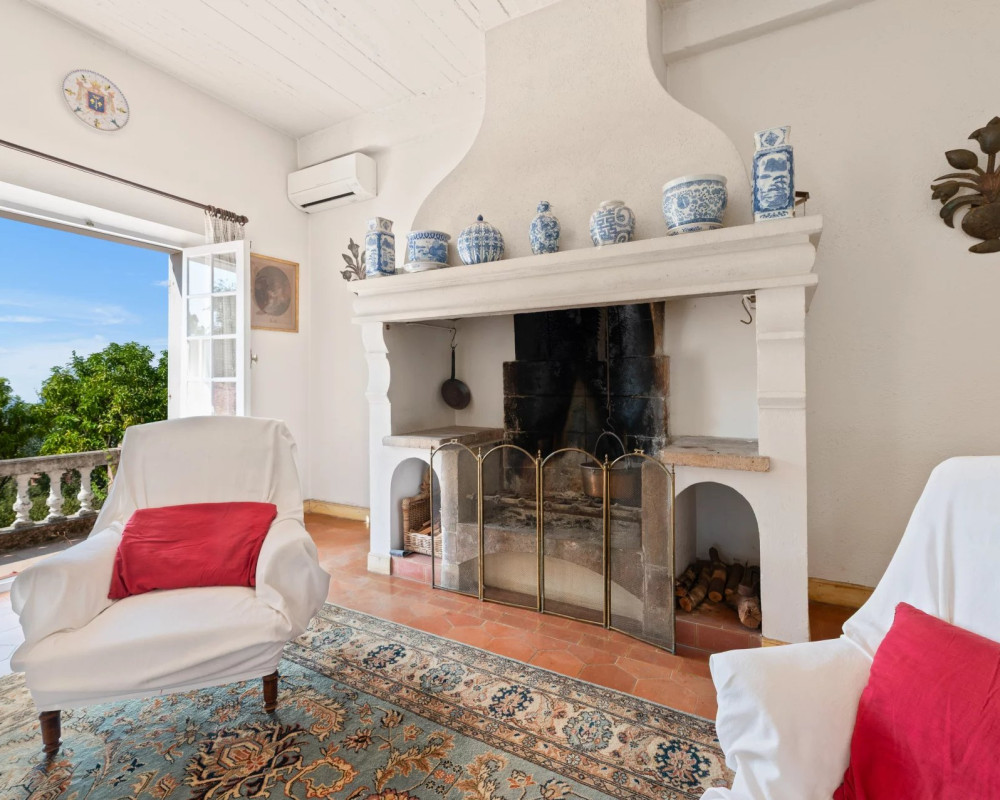 House  - 5 rooms  - 151.0 m² -  €1,430,000 - For sale