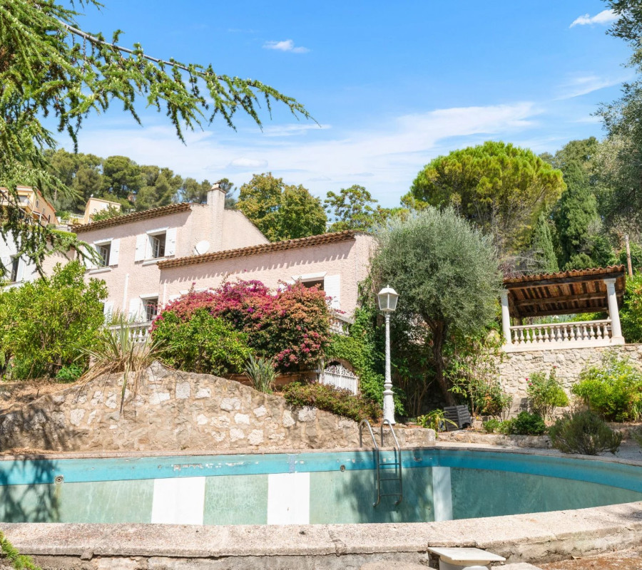 House  - 5 rooms  - 151.0 mÂ² -  â¬1,430,000 - For sale