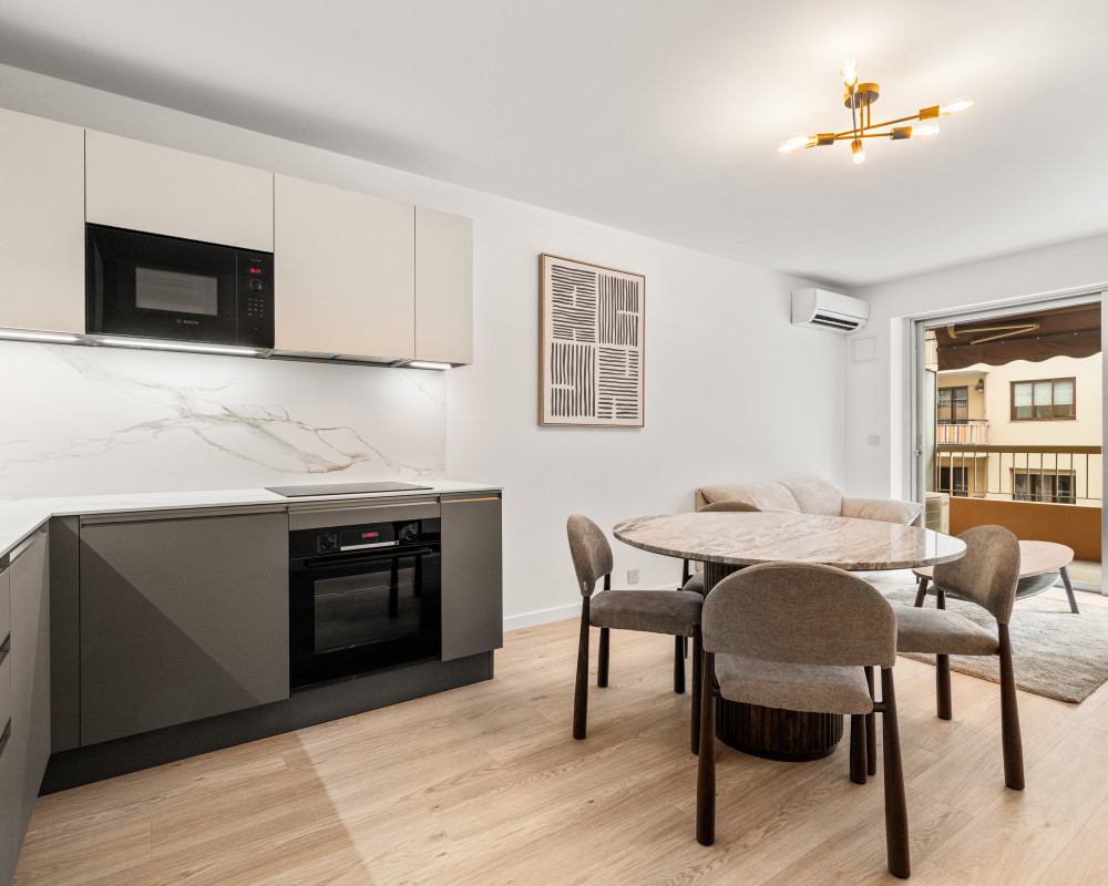 Nice – Le Port – Beautiful 60 sqm 2-bedroom apartment on an upper floor, fully renovated, with terraces