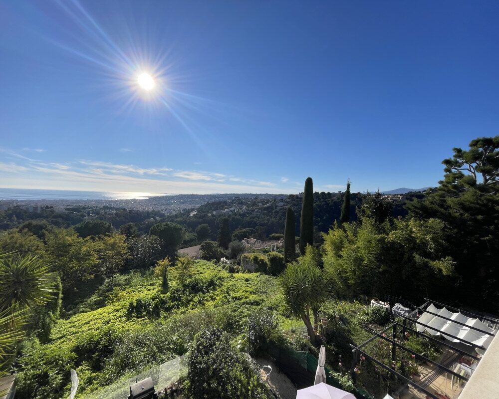 NICE RIMIEZ - Luminoso monolocale con vista panoramica in una proprietà privata