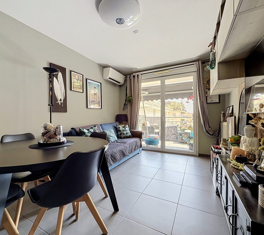 Nice - Appartement 3 pièces – Dernier étage avec terrasse proche Hôpital Pasteur