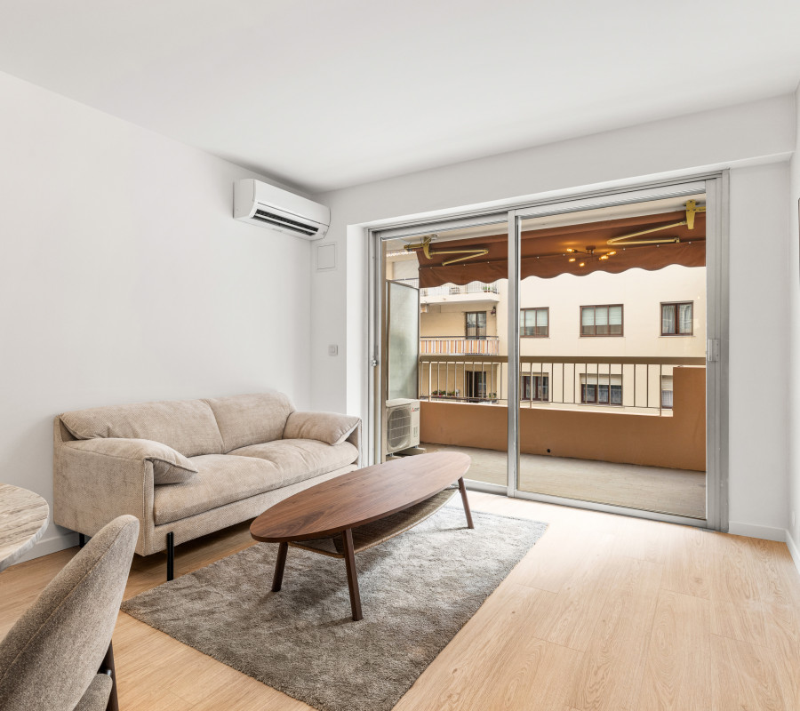 Nizza â Le Port â Splendido trilocale di 60 mÂ² ai piani alti, completamente ristrutturato, con terrazze