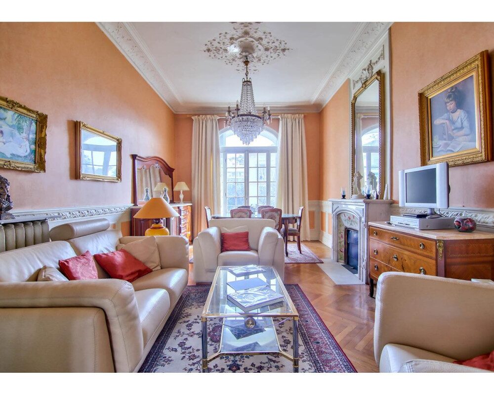 Nice Coeur Cimiez - Appartement bourgeois 3 pièces dans résidence Belle Epoque    