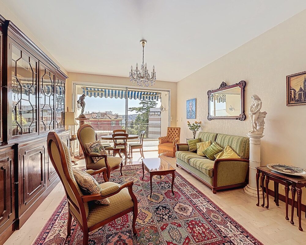 Nice Cimiez / Cemenelum - Spacieux 3 pièces avec vue mer dans prestigieuse résidence avec parc