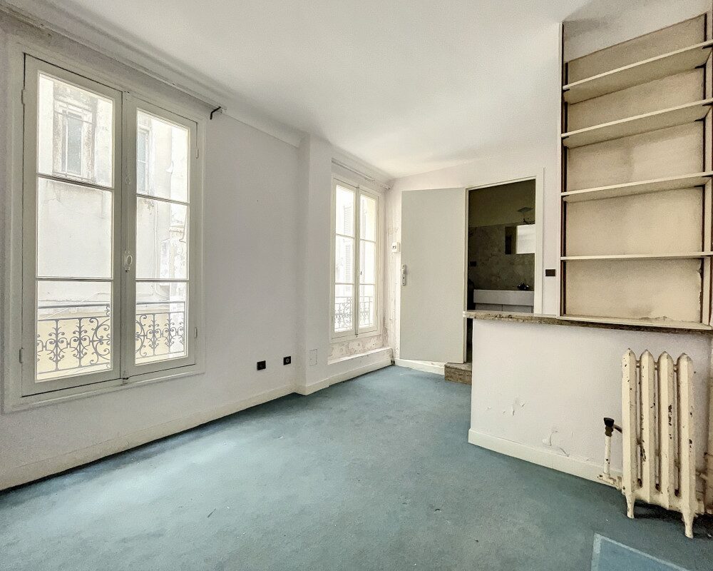Studette 14.37 m² dans l'annexe d'un superbe Palace au coeur de Cimiez              