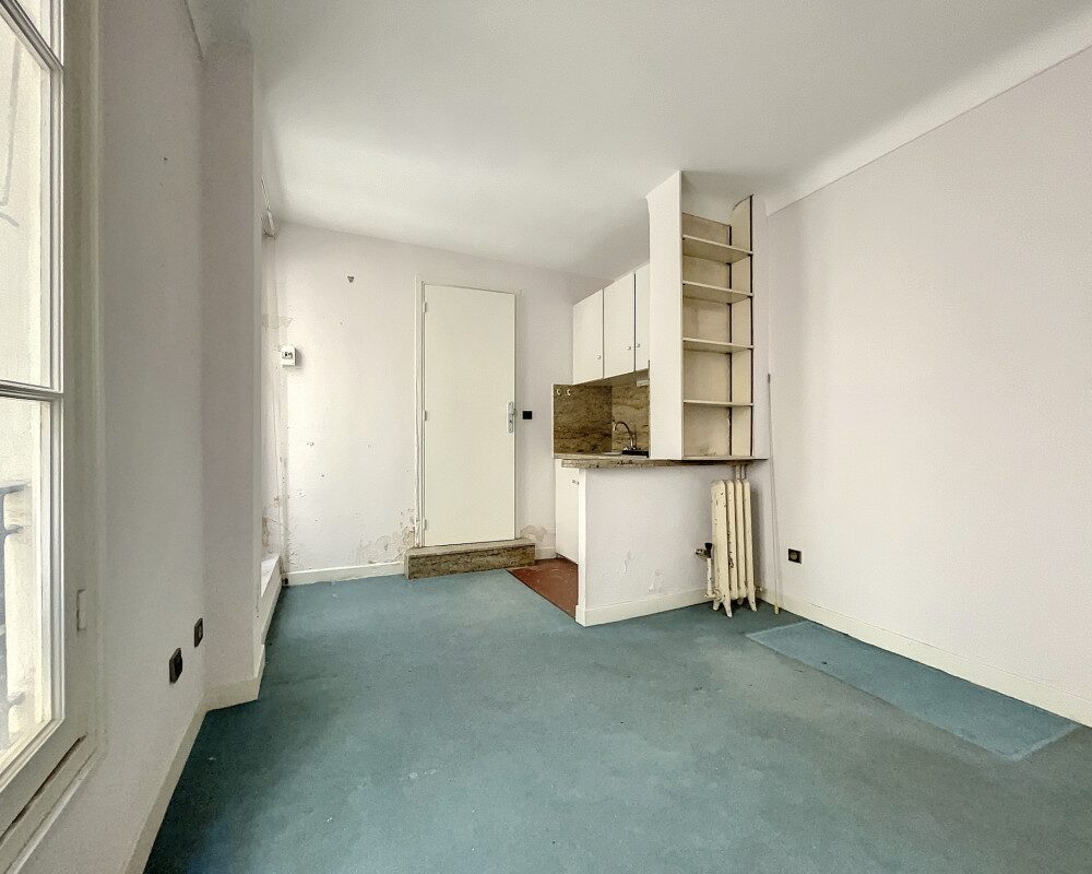 Studette 14.37 m² dans l'annexe d'un superbe Palace au coeur de Cimiez              