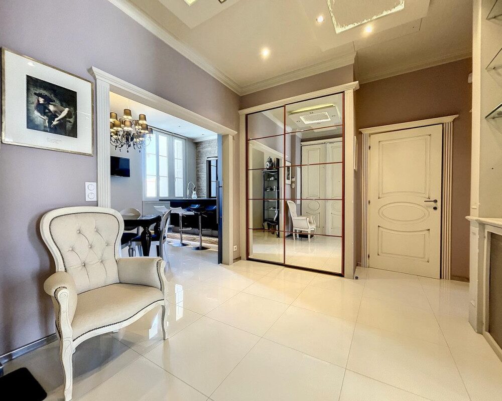 Nice Cimiez - Beau 3 pièces 91 m² dans palais Belle Epoque