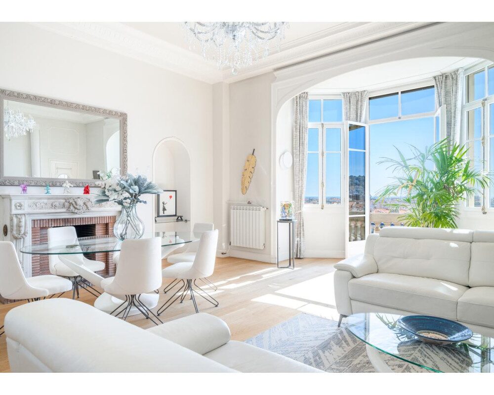 NICE Cimiez - Grand 4 pièces de 130 m² avec vue mer au Majestic