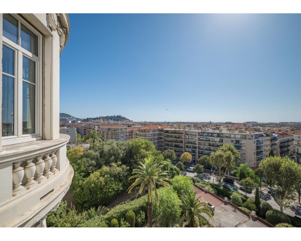 NICE Cimiez - Grand 4 pièces de 130 m² avec vue mer au Majestic