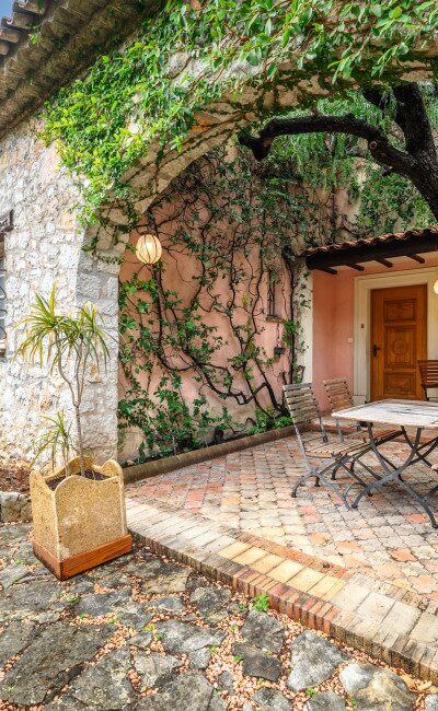 Jardin méditerranéen de 532 m² au calme absolu, proche du Musée Chagall à Nice