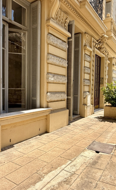 Appartement bourgeois Nice terrasse privative monument historique