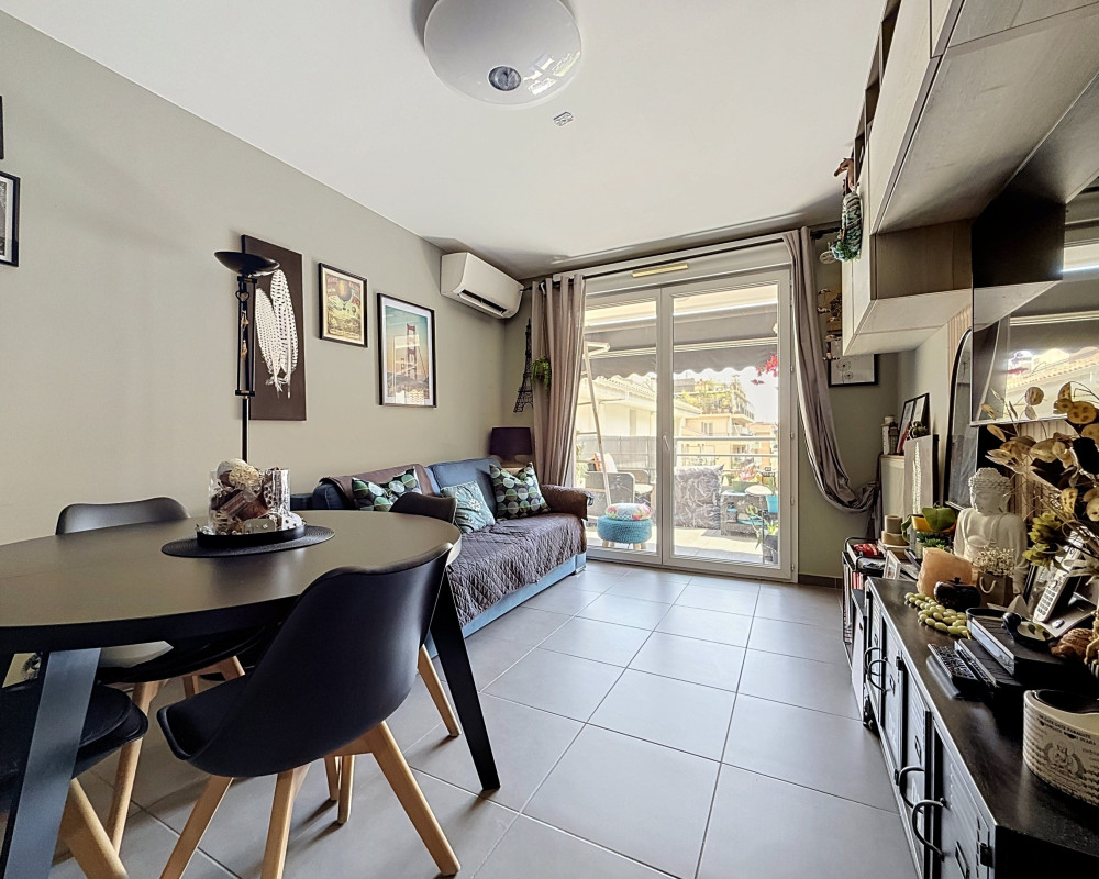 Nice - Appartement 3 pièces – Dernier étage avec terrasse proche Hôpital Pasteur