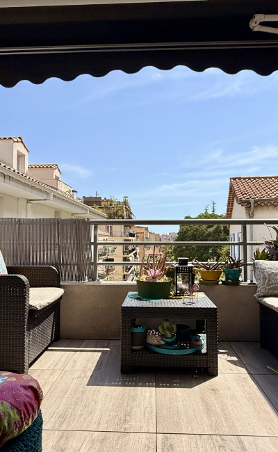 Duplex en excellent état avec cave et garage fermé et terrasse à vendre