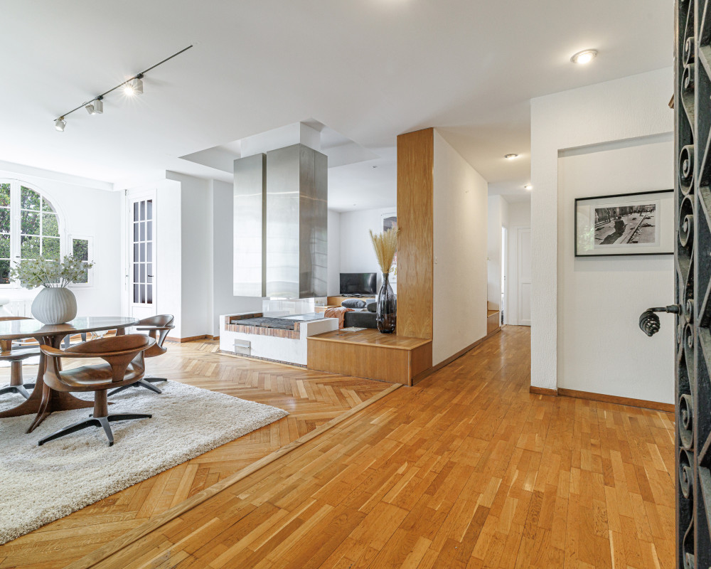 Maison  - 4 pièces  - 220.9 m² -  2 145 000 € - À vendre 