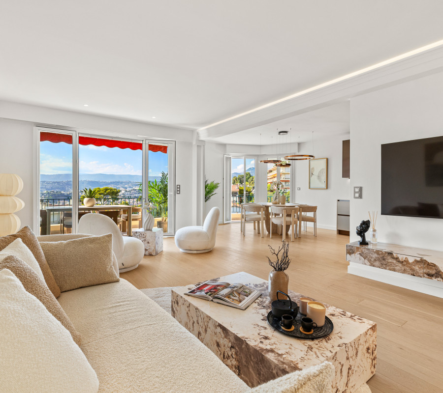 Nice - Mont Alban - Grand 3 piÃ¨ces de 89,05 mÂ² entiÃ¨rement rÃ©novÃ© avec terrasse, garage et vue mer