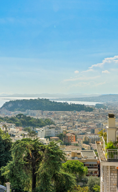 3p de 89m2 rénové avec terrasse, garage et vue mer Mont Alban