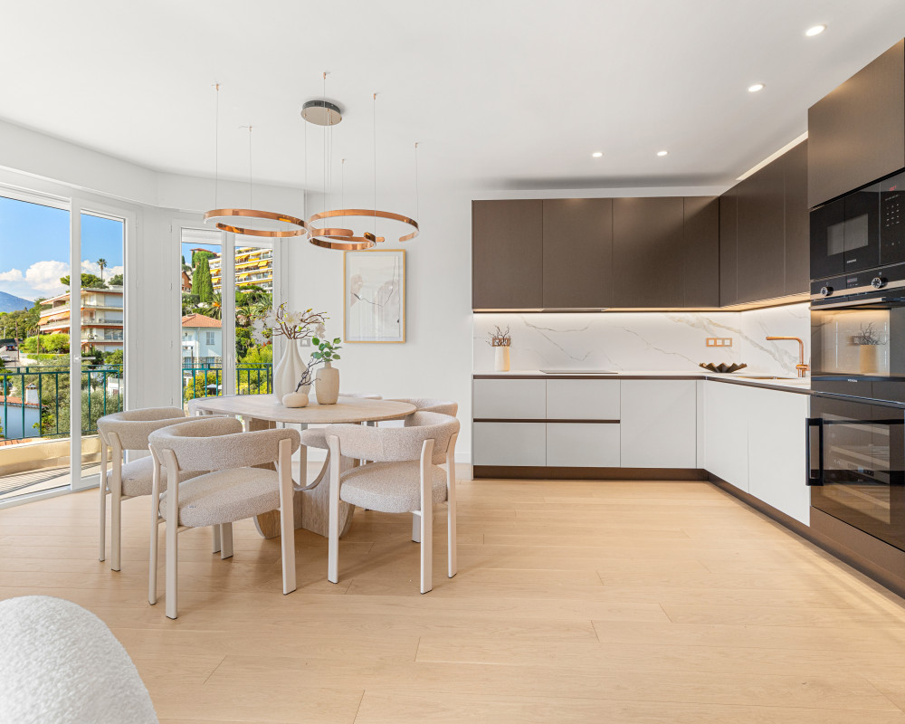 Nice - Mont Alban - Grand 3 piÃ¨ces de 89,05 mÂ² entiÃ¨rement rÃ©novÃ© avec terrasse, garage et vue mer