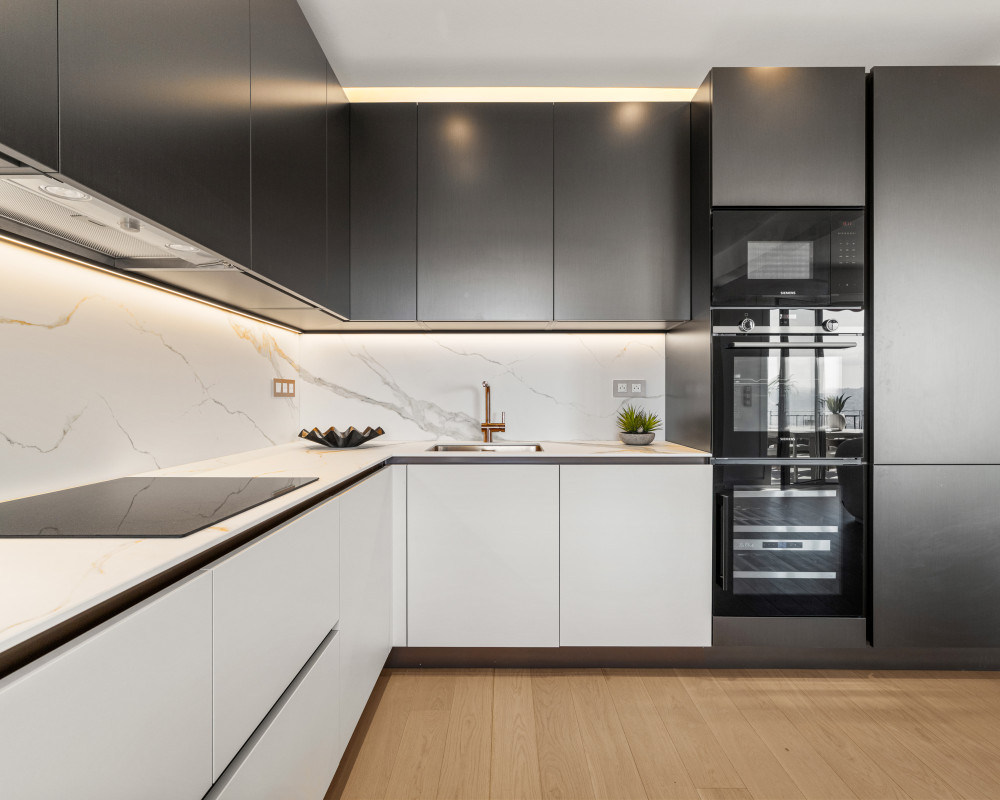 Nice - Mont Alban - Grand 3 piÃ¨ces de 89,05 mÂ² entiÃ¨rement rÃ©novÃ© avec terrasse, garage et vue mer