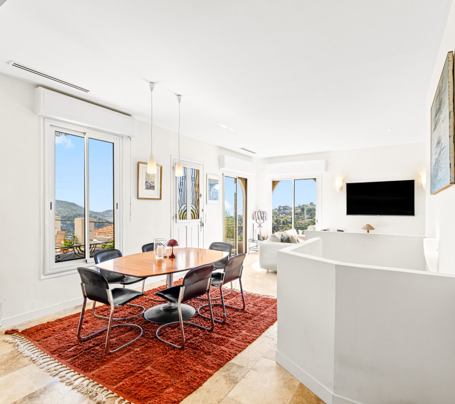 Nice - Falicon - Jolie maison 4 piÃ¨ces de 95 mÂ² rÃ©novÃ© avec terrasse, jardin et vue sur les collines et la mer