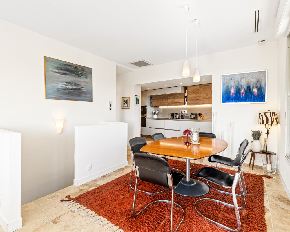 Nice - Falicon - Jolie maison 4 piÃ¨ces de 95 mÂ² rÃ©novÃ© avec terrasse, jardin et vue sur les collines et la mer